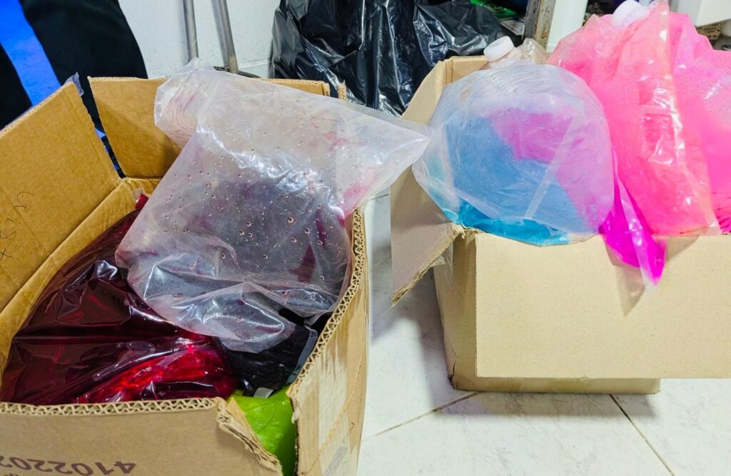 Autoridades decomisan base para granizados con alcohol en Aguazul